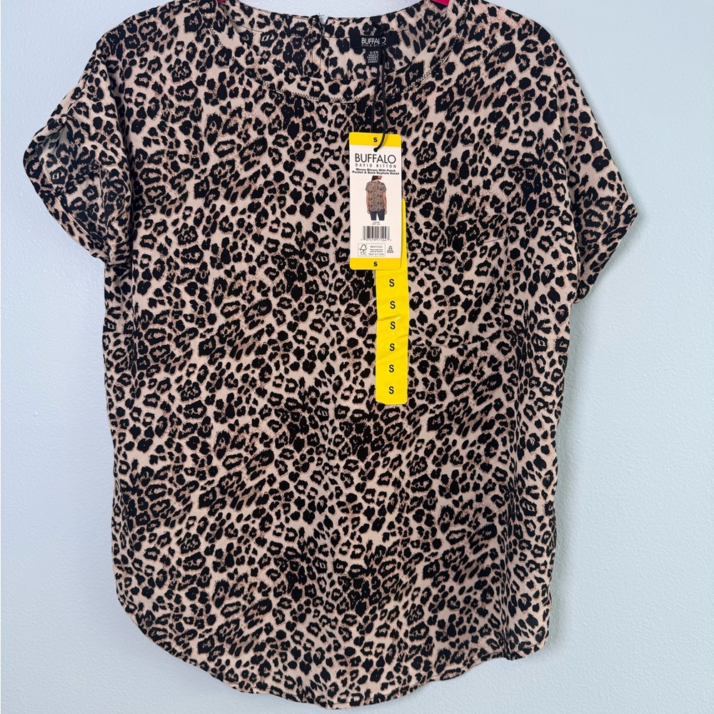 Buffalo David Bitton Beige and Black Leopard Short Sleeve Blouse